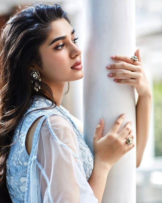 Staggering Photoshoot Of Insta Celebrities